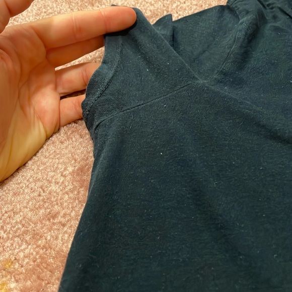 Women’s James Perse Made in USA black v-neck t-shirt - Picture 4 of 7